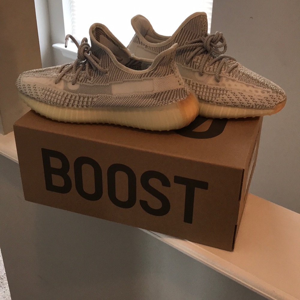 Brand new Adidas YEEZY BOOST 350 Yeshay Size 9 US